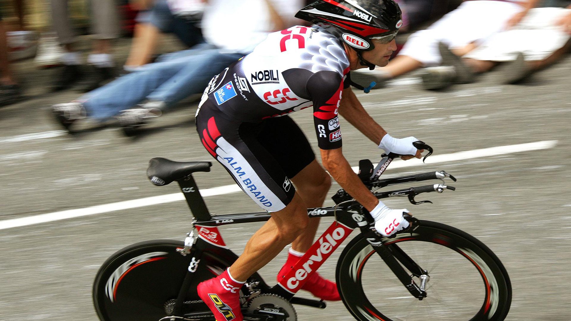 蝶泳划频精准，爆发力提升显著，蝶泳划水要领