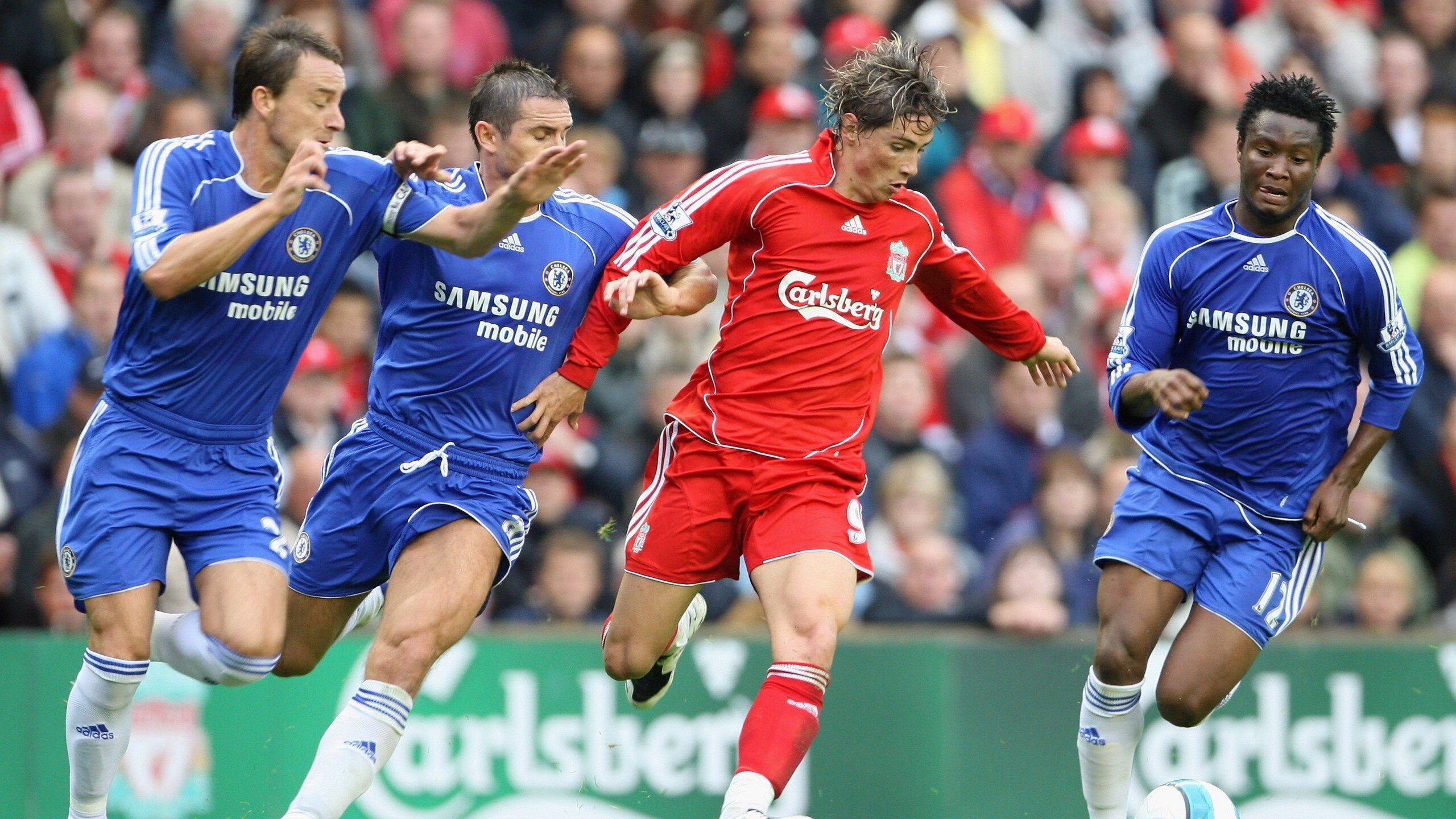 _最新赛事：高科技场馆让观众沉浸式体验_，高科技体验区