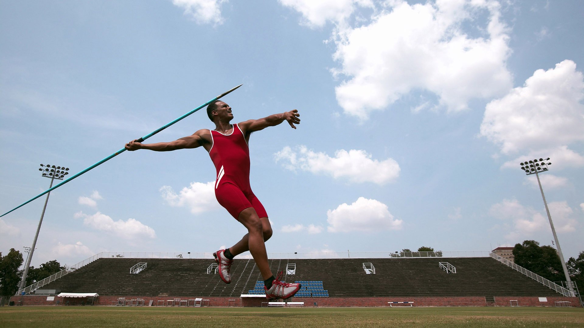 足球海外交流项目提升青训国际视野，国外足球青训体系