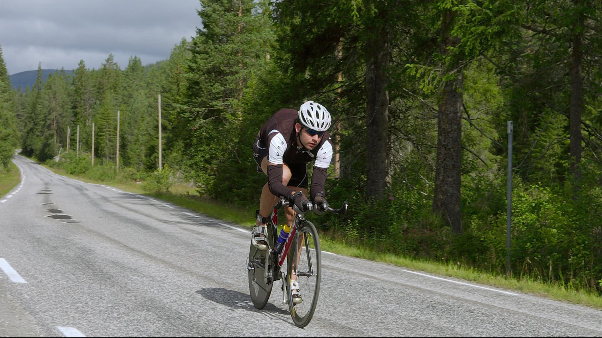 爱游戏官方-足球青训专业化道路深入推进，职业路径逐渐清晰，足球青训的前景